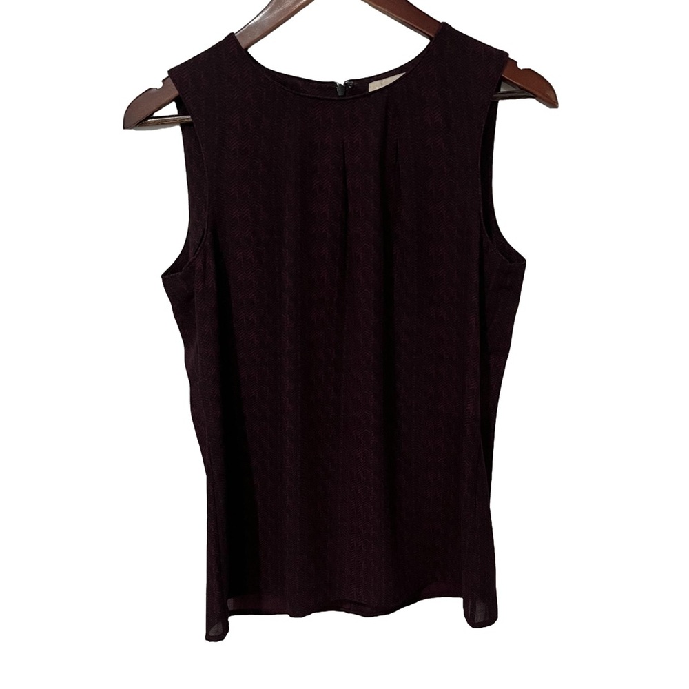 Banana republic burgandy sleeveless top size 8